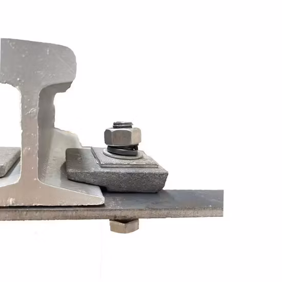 Braçadeira ferroviária Kpo colorida ou HDG para fixação de trilhos